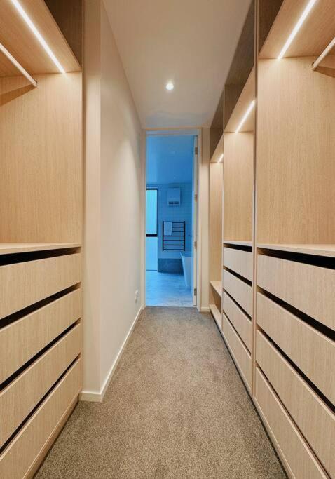 Apartamento Black-Luxe Living In The Heart Of City Christchurch Exterior foto