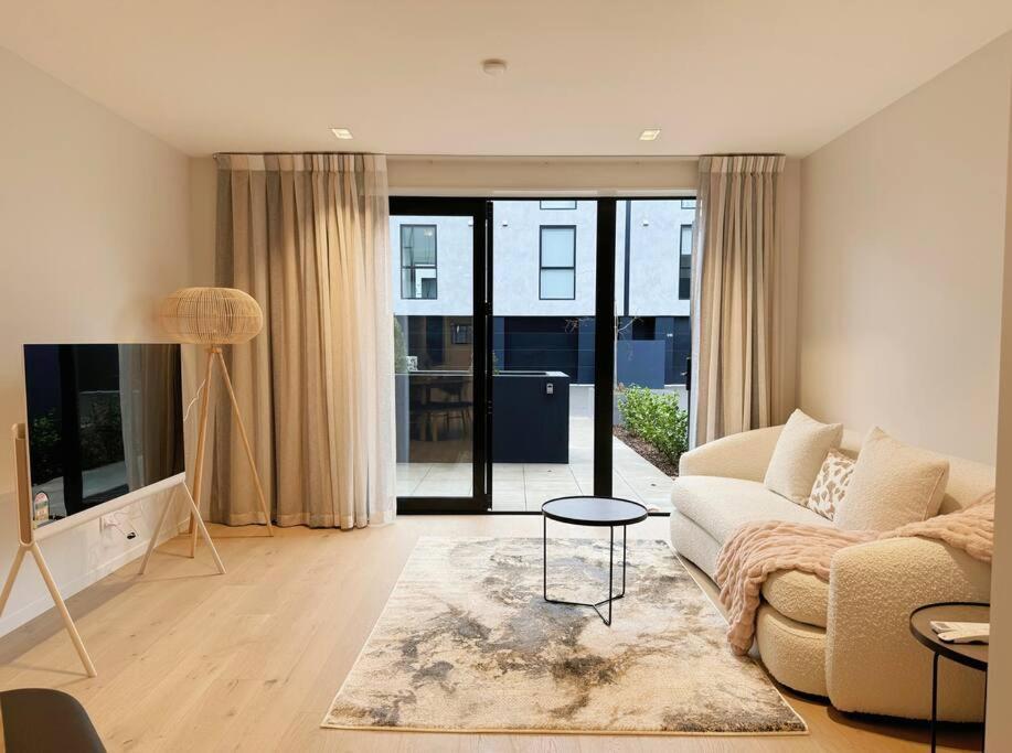 Apartamento Black-Luxe Living In The Heart Of City Christchurch Exterior foto